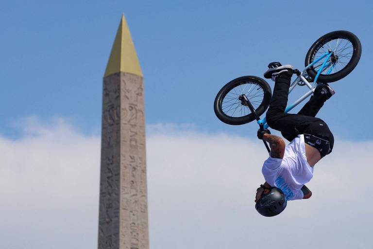 Ciclista põe Argentina na frente do Brasil no quadro e festeja com brasileiro