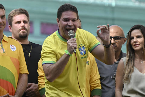 Brazilian congressman Alexandre Ramagem delivers a speech during a rally to support his candidacy to become Rio de Janeiro's mayor in the upcoming municipal election, in Rio de Janeiro, Brazil, on July 18, 2024. Congressman Alexandre Ramagem, head of Brazil's intelligence services during Jair Bolsonaro's presidency, testified to police on July 17, 2024, as part of an investigation into alleged illegal spying on senior political figures and other personalities. (Photo by Mauro PIMENTEL / AFP)