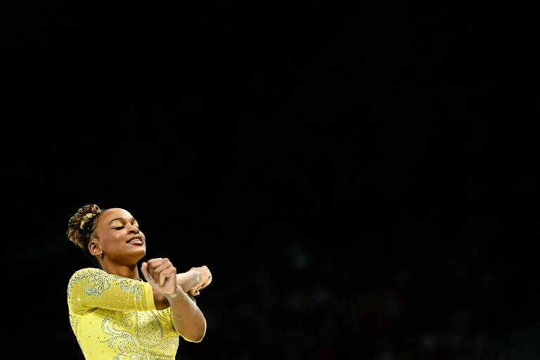 Rebeca Andrade é prata em Paris-2024 e redes têm clima de final de Copa do Mundo