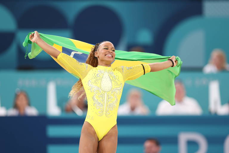 Biles, com margem para erro, só permite a prata a Rebeca