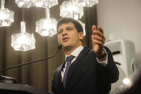 SÃO PAULO - SP - BRASIL - 26-07-2024 - O prefeito de Recife, João Campos (PSB), durante  sessão solene de entrega do 'Título de Cidadão Paulistano' (in memoriam) a Eduardo Campos, no salão nobre da Câmara Municipal de São Paulo..**(Foto: Rafaela Araújo/Folhapress,Política) *** EXCLUSIVO FOLHA DE SÃO PAULO ***