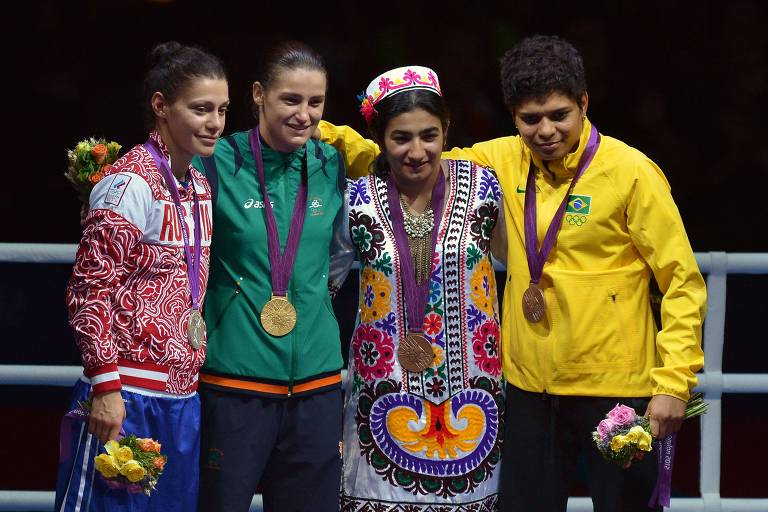 Primeira boxeadora em pódio olímpico vendeu medalha para abrir restaurante, desistiu e voltou ao esporte