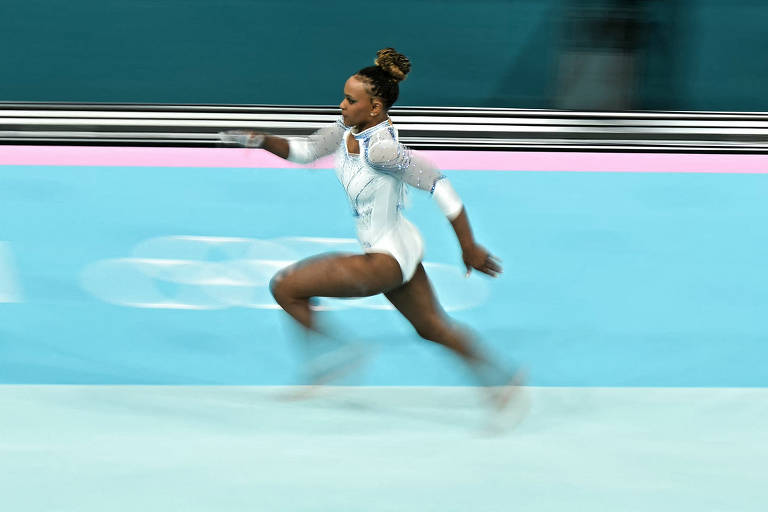 Rebeca Andrade conquista medalha de prata na final de salto da ginástica