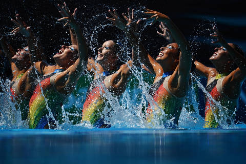 Artistic Swimming - FINA World Championships - Alfred Hajos Swimming Complex, Budapest, Hungary - June 22, 2022  Brazil perform during the women's team free preliminary REUTERS/Marton Monus