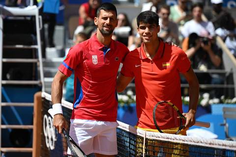 Djokovic supera Alcaraz e completa prateleira de troféus com ouro olímpico em Paris