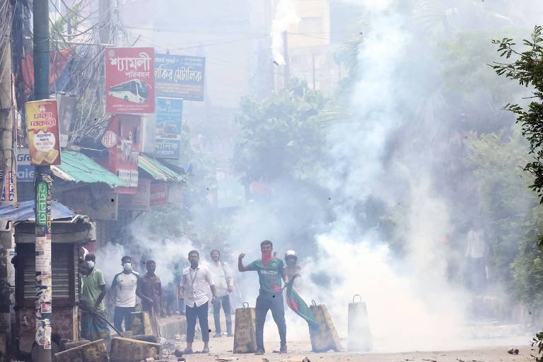 Dia de protestos contra primeira-ministra em Bangladesh deixa 91 mortos