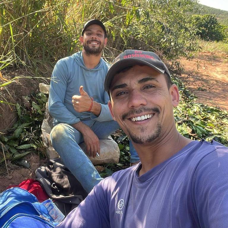 Diogo e Thiago mostram rotina trabalhando na roça