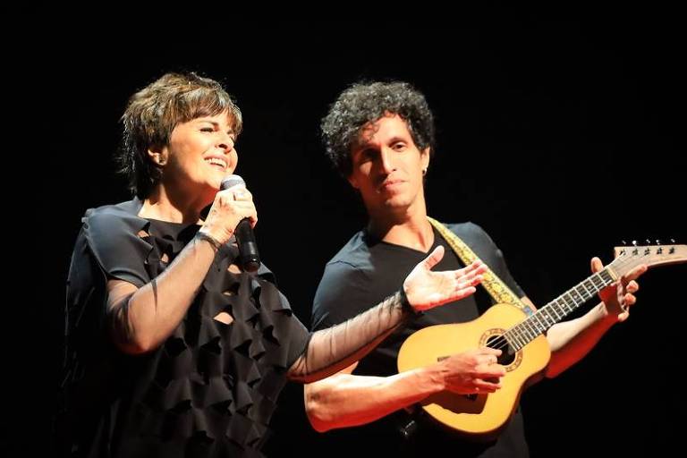 Cantora Leila Pinheiro faz show no Teatro Rival, no Rio de Janeiro