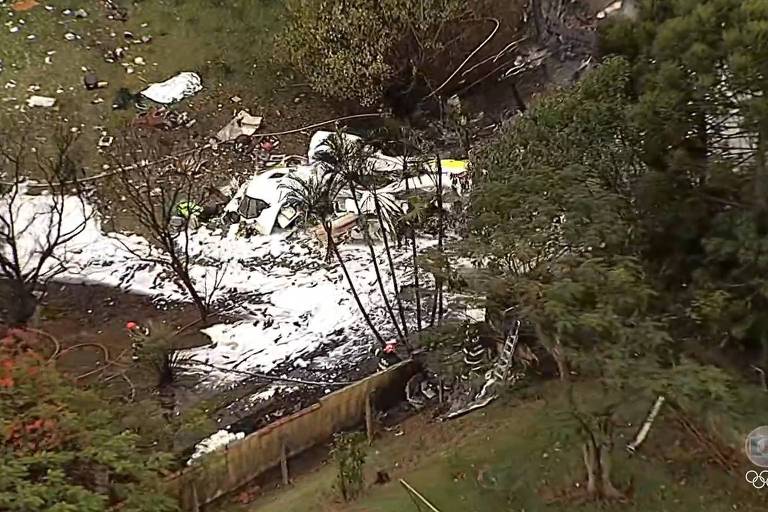 Cenipa começa análise de caixas-pretas de avião da Voepass que caiu em Vinhedo (SP)