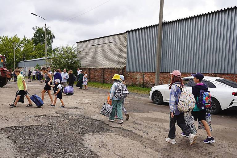 Rússia anuncia envio de reforços para região no sul invadida pela Ucrânia