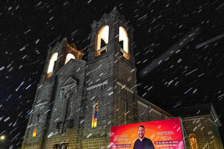 Serra de Santa Catarina tem frio intenso e registros de neve