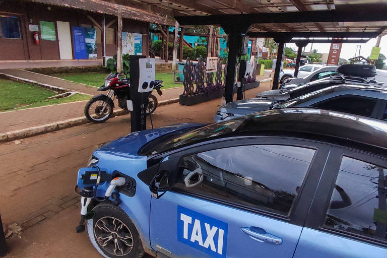 Fernando de Noronha quer impor carros elétricos, mas moradores rejeitam