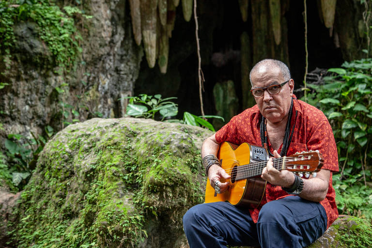 Cézar Mendes, violonista admirado por João Gilberto e Caetano, faz turnê própria