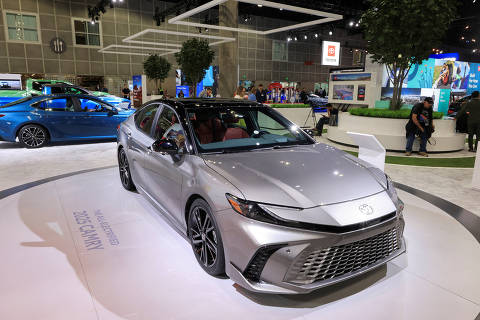 FILE PHOTO: A Toyota Camry is displayed during the press day preview of the Los Angeles Auto Show in Los Angeles, California, U.S. November 16, 2023.  REUTERS/David Swanson/File Photo ORG XMIT: FW1