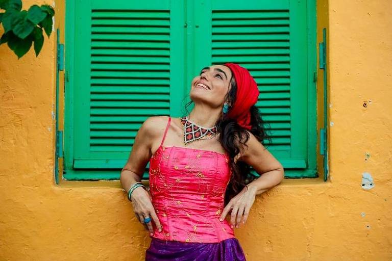 Cantora Renata Rosa se apresenta em São Paulo neste sábado