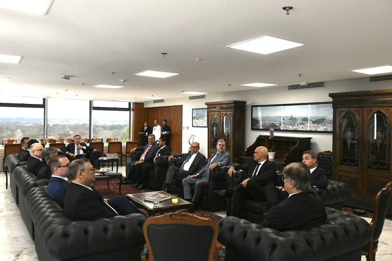 Planalto e Congresso negociam base de cálculo de emendas para garantir alta de recursos