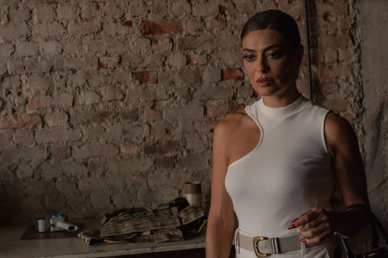 Série com Juliana Paes e filme com De Niro: o que ver na TV e no streaming sábado