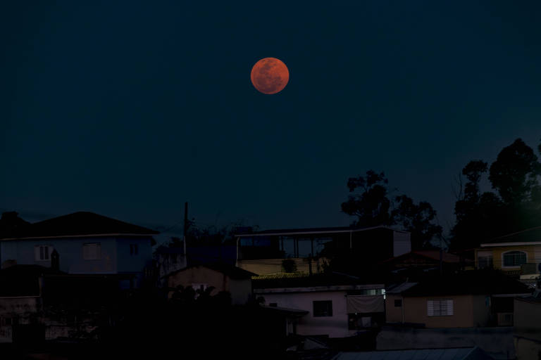 Noite de terça (20) e madrugada de quarta (21) são últimas chances para ver Superlua azul