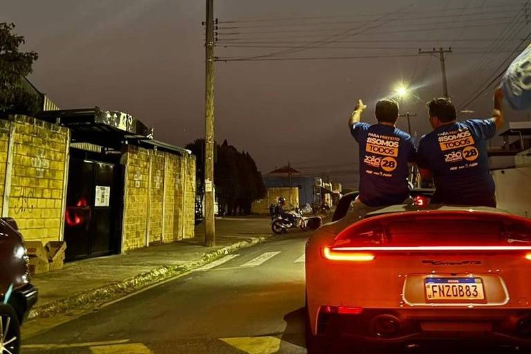 Candidato que declarou R$ 2,8 bi de patrimônio faz carreata com Porsches em SP