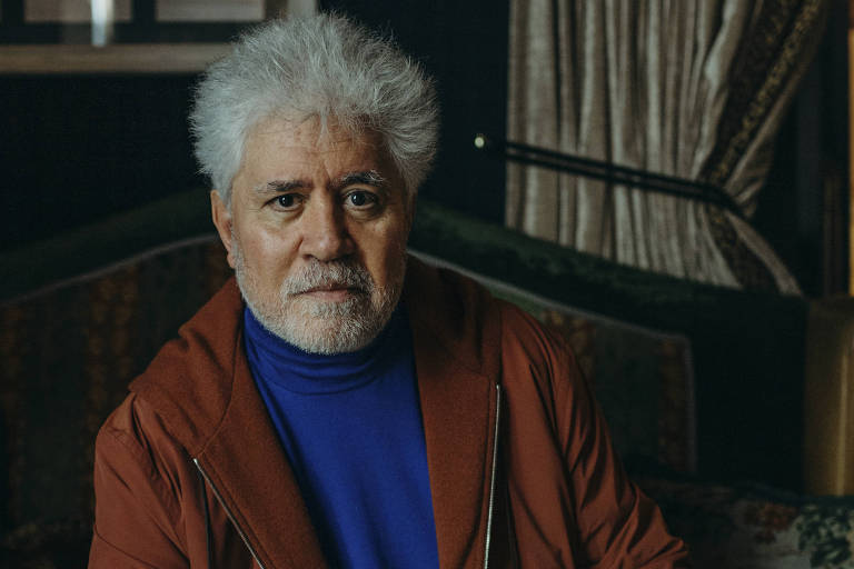 Há coisas que excitam além de café e cocaína, diz Almodóvar