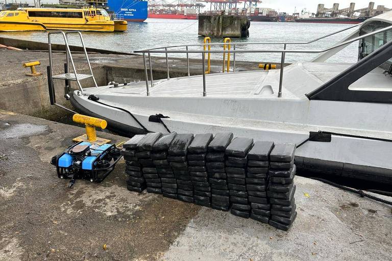 Polícia encontra cocaína em navio no porto de Santos com ajuda de robô submarino