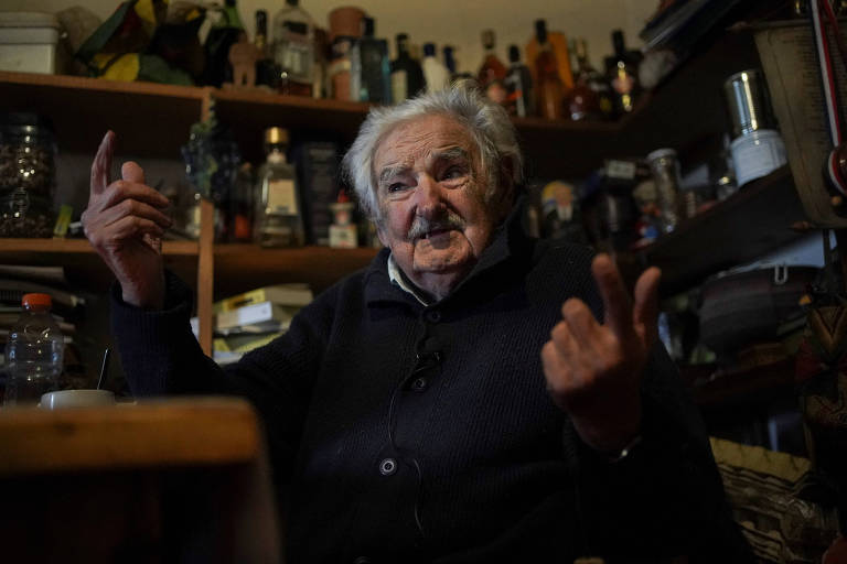 Mujica fala sobre tratamento contra câncer e diz que humanidade está condenada