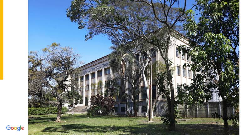 Fachada do IPT antes da reforma. Prédio histórico tem paredes brancas.