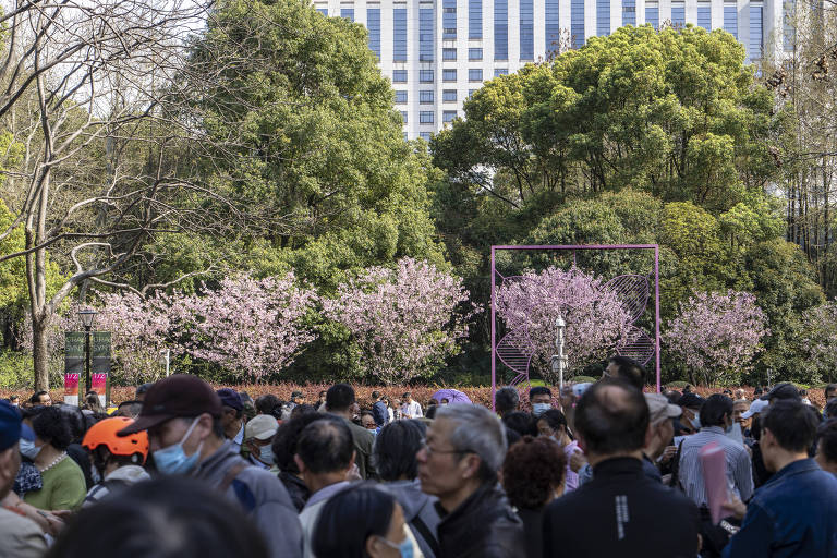 Em crise demográfica, China usa parques para encontro entre idosos