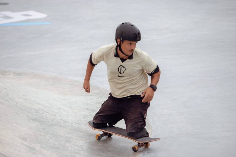 Atleta sem as pernas defende inclusão do skate nas Paralimpíadas