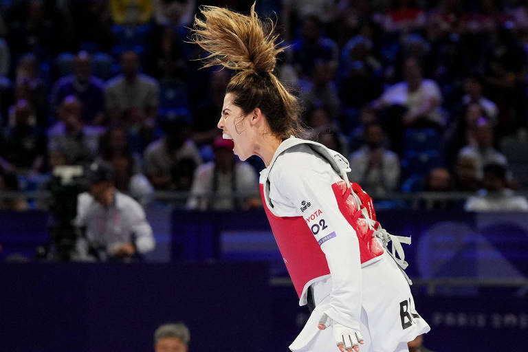 Ana Carolina supera rival e Grand Palais e leva ouro no parataekwondo