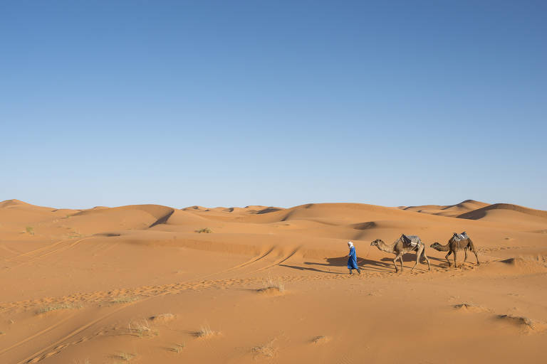 Dunas do deserto do Saara nas proximidades de Merzouga, no Marrocos