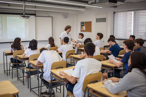 SÃO PAULO, SP, BRASIL. 22/08/2024 - Alunos do Colégio Pentágono, durante atividade preparatória para o vestibular. (Foto: Jardiel Carvalho/Folhapress, ESPECIAIS) ***EXCLUSIVO FOLHA***