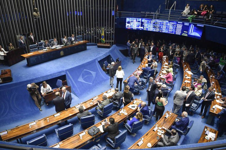 Senado deixa para depois das eleições projeto que muda Lei da Ficha Limpa