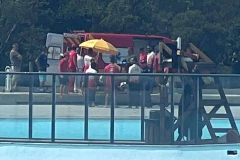 Homem morre enquanto surfava em piscina de ondas em Garopaba (SC)