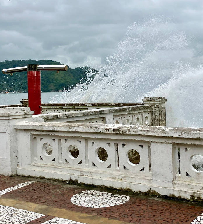 Litoral de SP terá alerta até 4 dias antes de inundações e ressacas