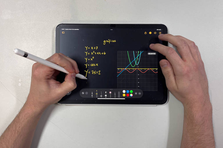 Calculadora do iPad faz cálculos escritos à mão e gera gráficos; veja como funciona