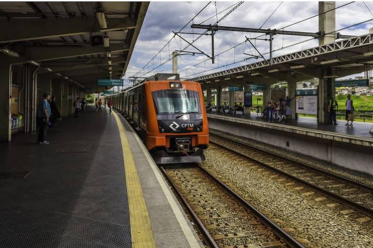 Trens da linha 9-esmeralda, de SP, terão intervalos de 17 minutos neste sábado (7)