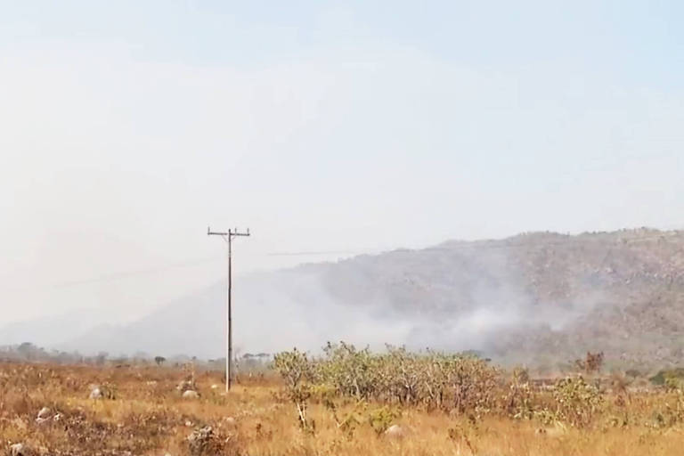 Incêndio destrói cerca de 10 mil hectares na Chapada dos Veadeiros