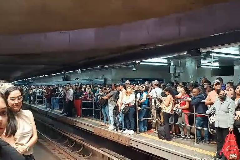 Falha em trem impacta linhas 1-azul, 2-verde e 3-vermelha do Metrô de São Paulo