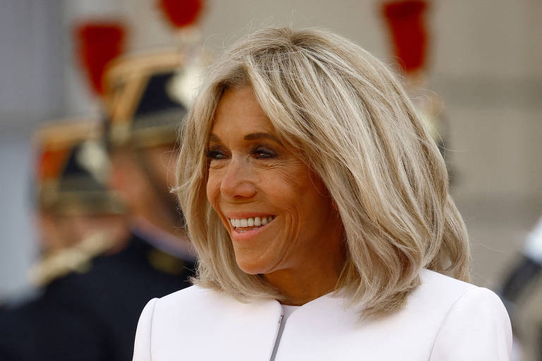 Mulheres são condenadas após divulgarem fake news de que Brigitte Macron seria trans