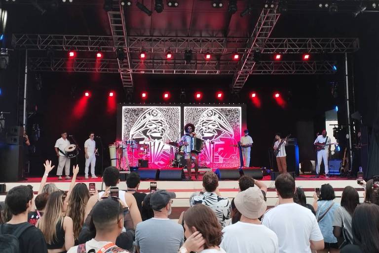 Geraldo Azevedo substitui Hermeto Pascoal em palco dedicado aos sons brasileiros