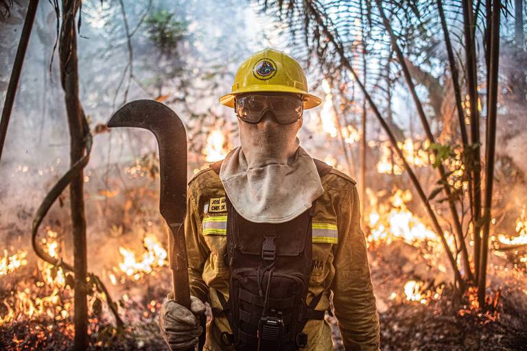 O drama dos brigadistas na maior temporada de fogo em 14 anos: 'Nossa vida não vale nada'