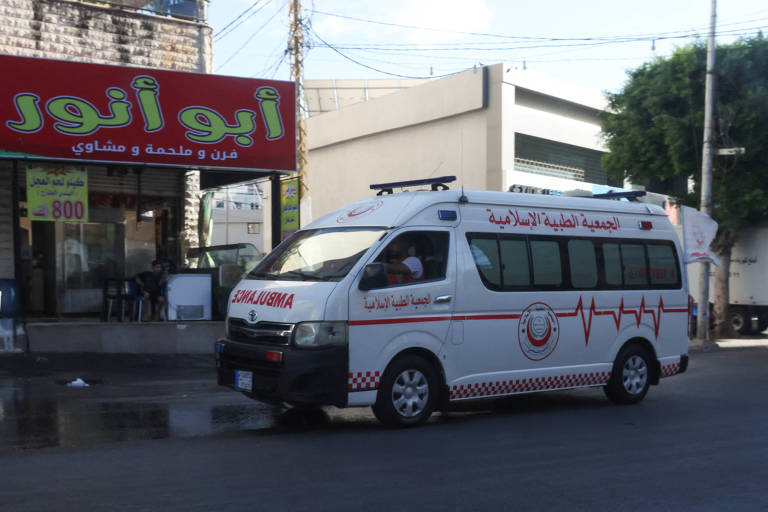 Explosões de pagers do Hezbollah matam ao menos 9 e ferem milhares