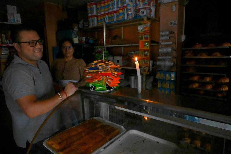 Equador anuncia apagões noturnos e teletrabalho para enfrentar seca