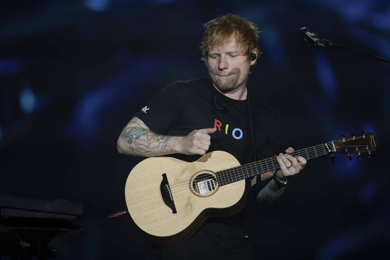 Ed Sheeran faz show para casal dançar agarrado em Rock in Rio romântico