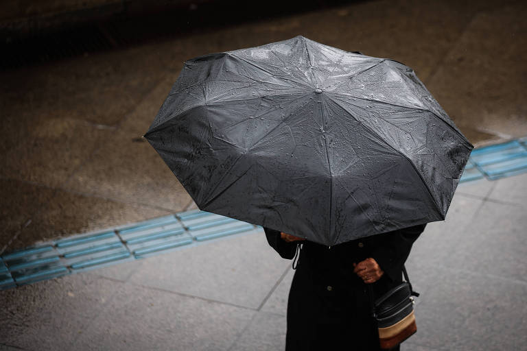 Chuva rápida provoca ventania e 1.000 km de congestionamentos em SP nesta sexta (20)