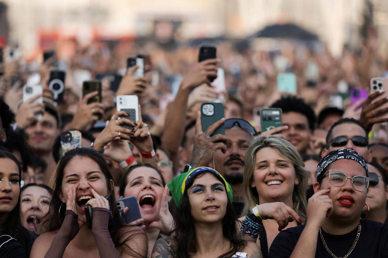 Grupo de adolescentes tenta invadir o Rock in Rio e derruba grade de acesso