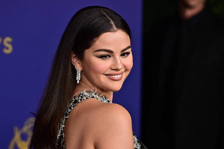 Selena Gomez rebate críticas após dizer que não pode ter filhos: 'Há poder em ser vulnerável'