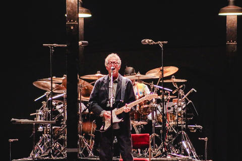 O cantor Eric Clapton em show na Ligga Arena, em Curitiba