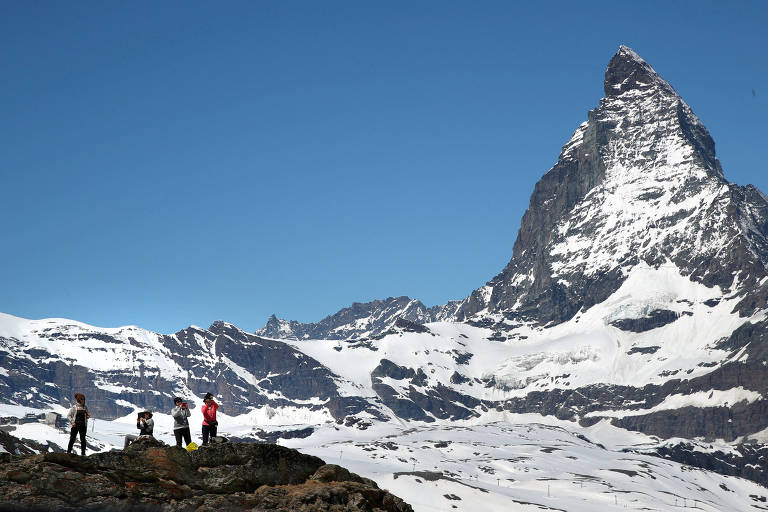 Derretimento dos Alpes faz com que fronteira entre Suíça e Itália seja alterada